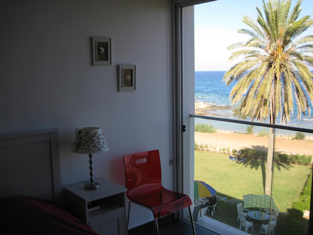Trident Beach Apartment Protaras Room photo